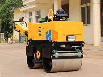  關(guān)于小型壓路機的保養(yǎng)技巧你了解多少呢？