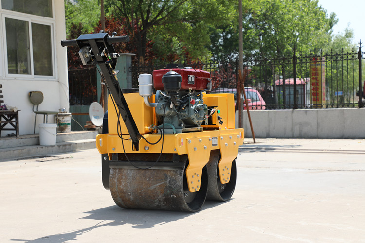 為什么小型壓路機(jī)會(huì)漏油？該如何解決？