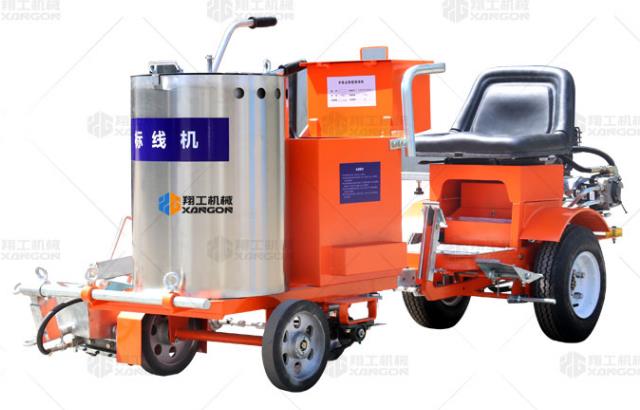 熱熔劃線(xiàn)機(jī)配置助力車(chē)，高施工高標(biāo)線(xiàn)質(zhì)量